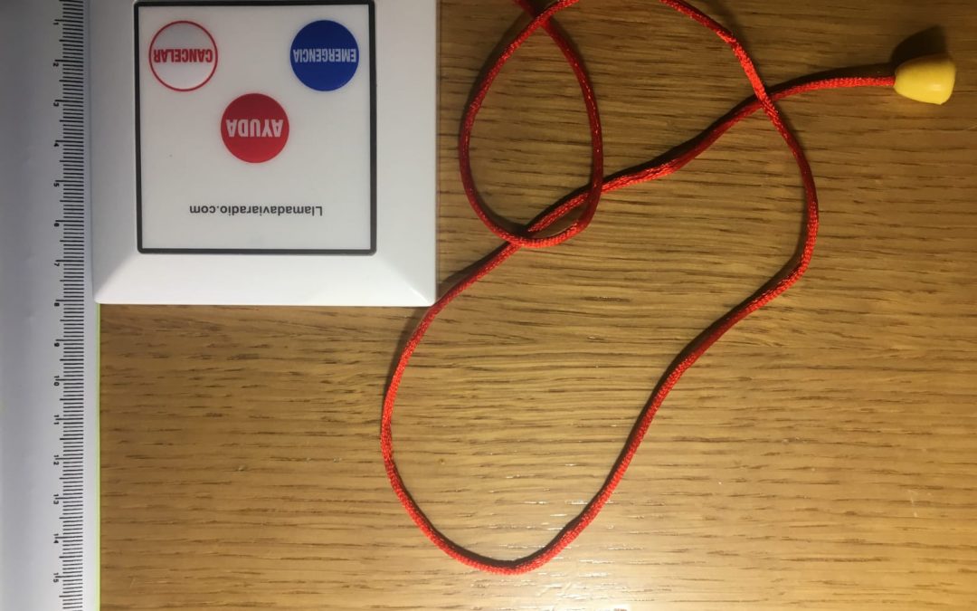 ¿Es obligatorio instalar un pulsador de emergencia en baños discapacitados?