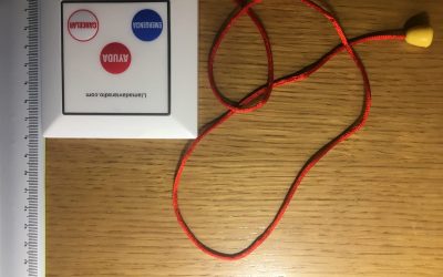 ¿Es obligatorio instalar un pulsador de emergencia en baños discapacitados?
